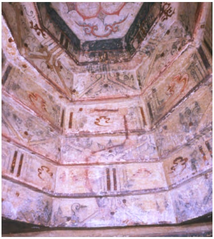 Ceiling formed by the octagonal corbelling