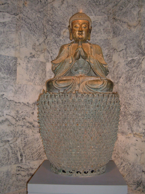  Copper alloy statue of Vairochana (Ming Dynasty)